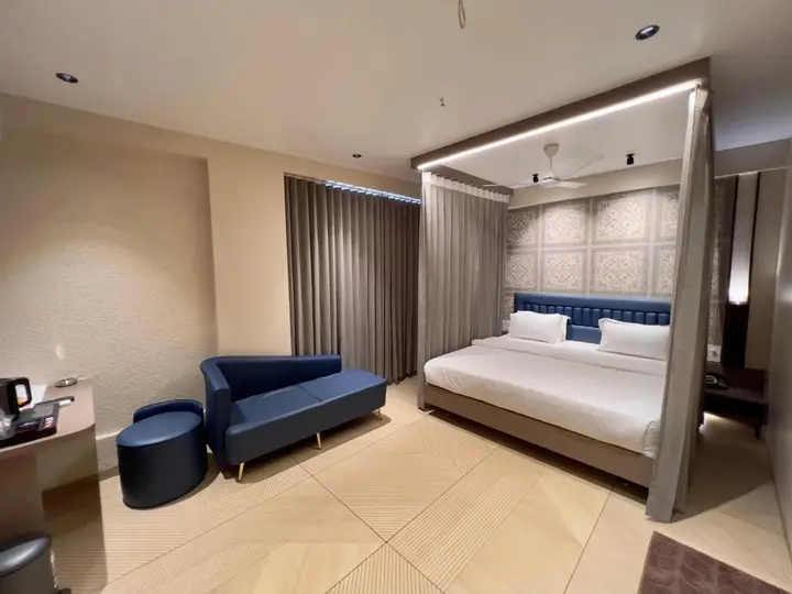Сурат: Hotel Grandpragati