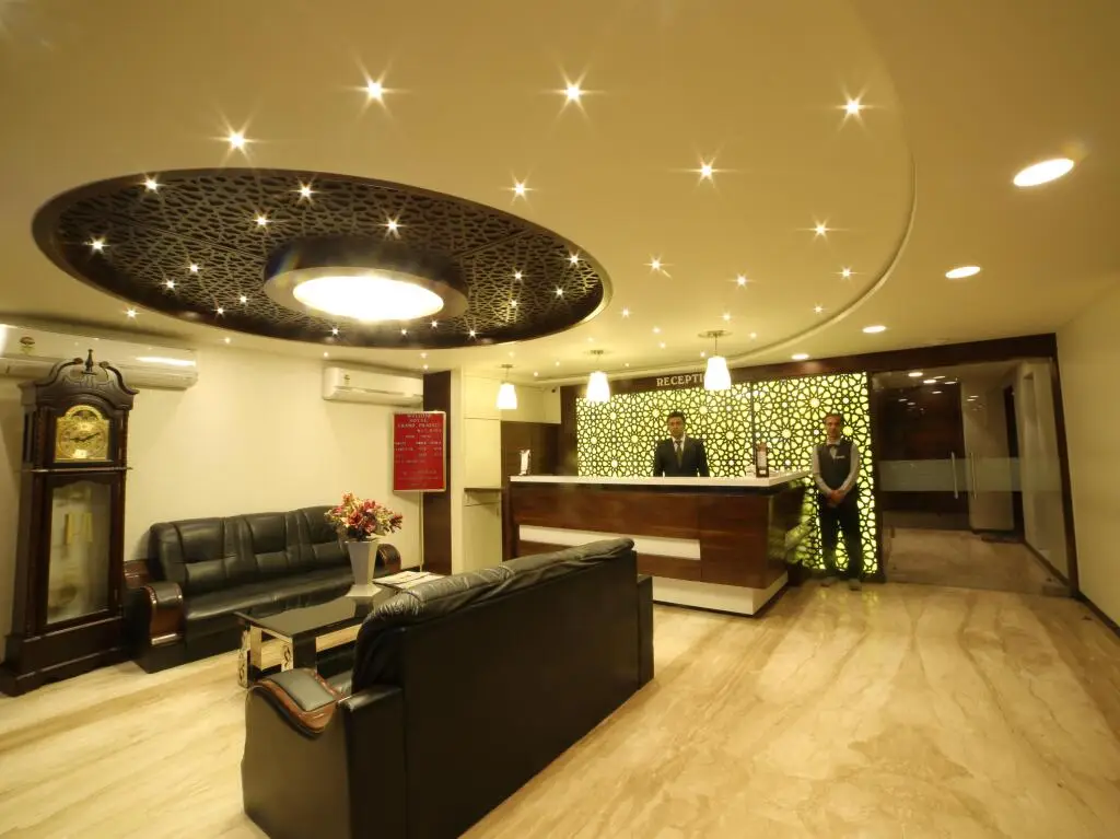 Сурат: Hotel Grandpragati