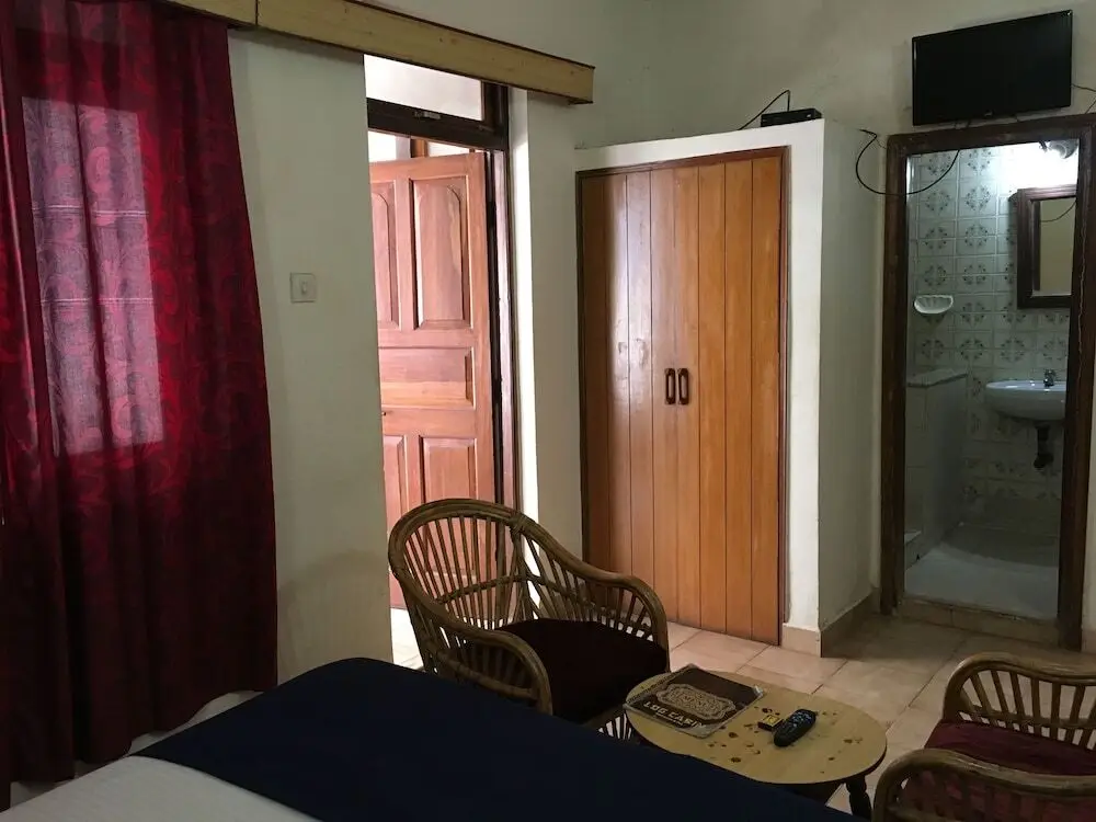 Калангут: OYO 7311 StayOut Crossroad Inn