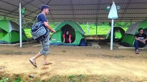 Гоникоппал: Camping In Remote Coorg