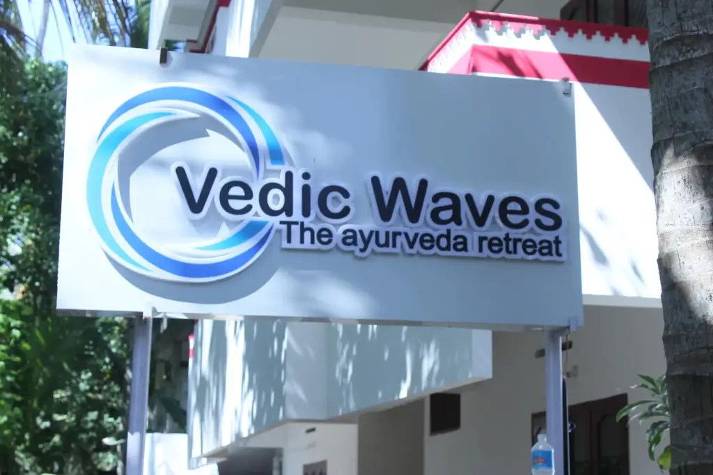 Ковалам: Vedic Waves