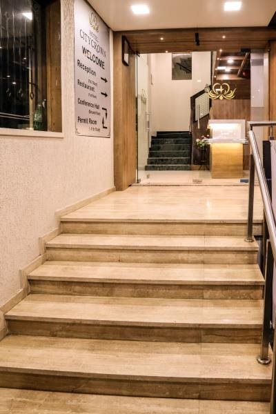 Колхапур: Hotel City Crown