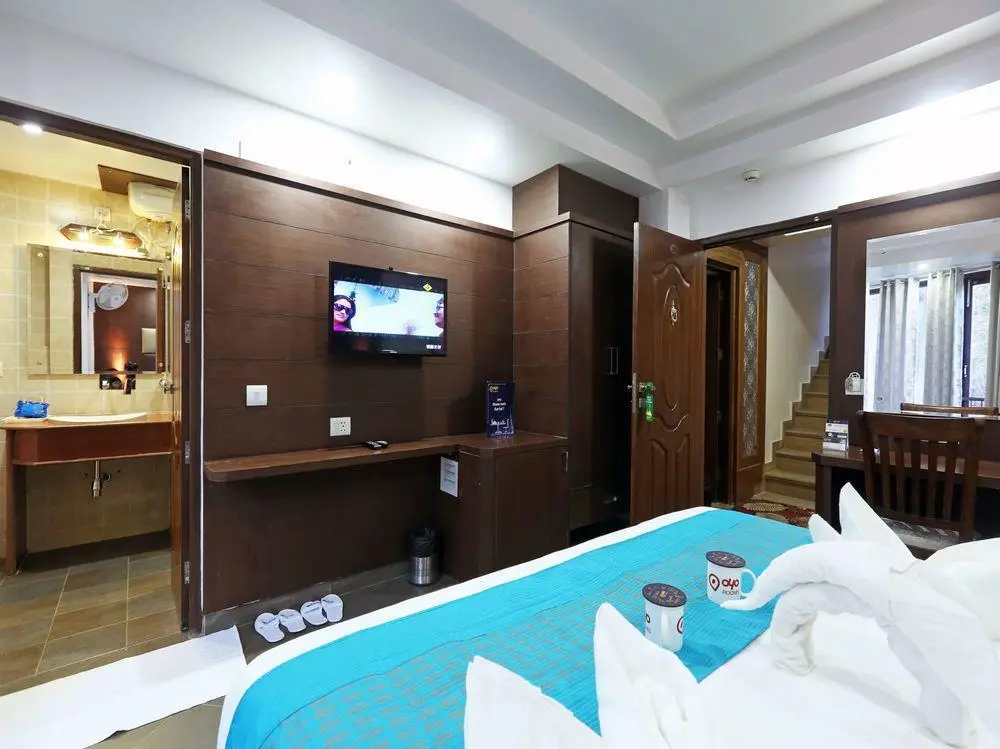 Шимла: Hotel The Rock Castle by DLS Hotels