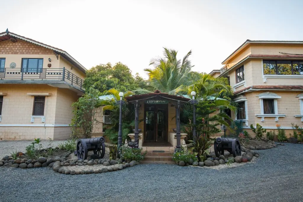 Сазан: Отель Gir Lions Paw Resort