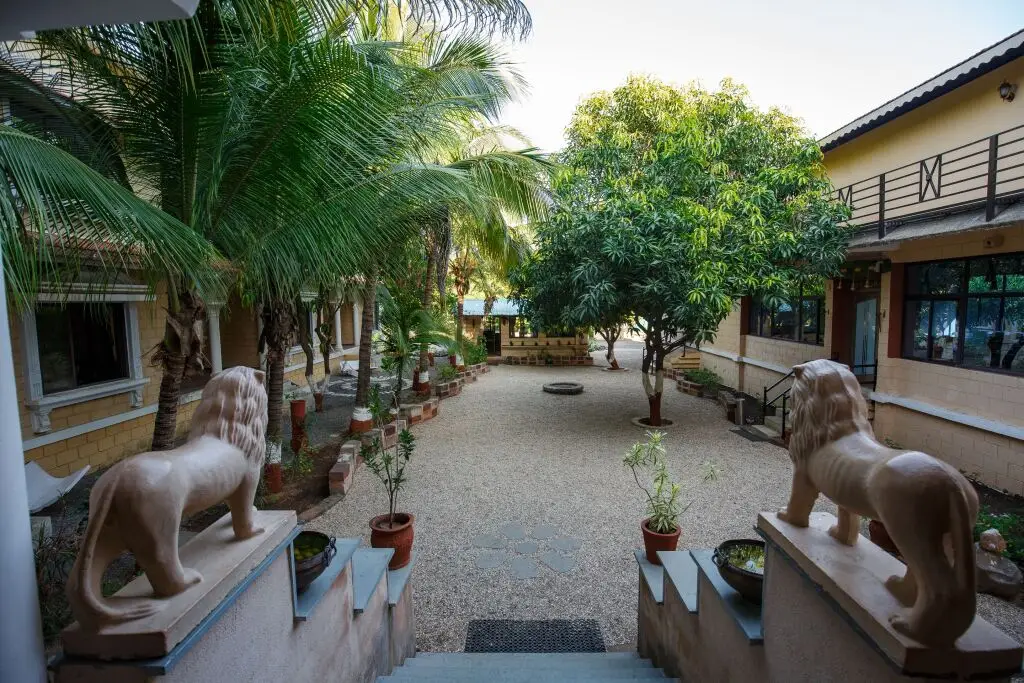 Сазан: Отель Gir Lions Paw Resort