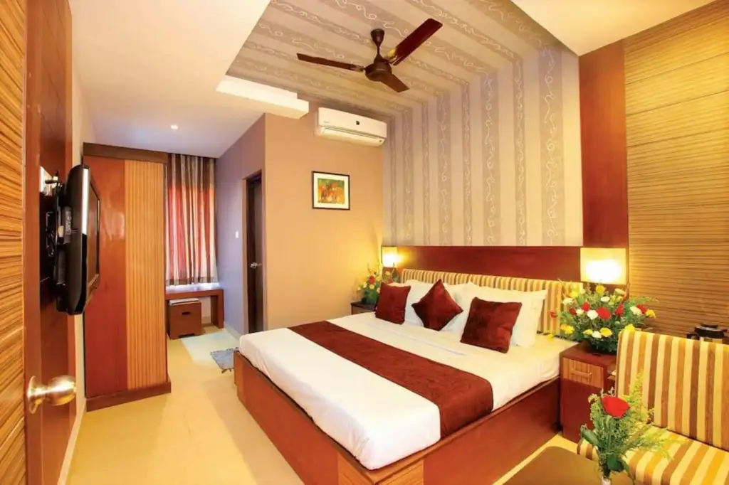 Перумал Ковил Пати: Hotel Ammbadi