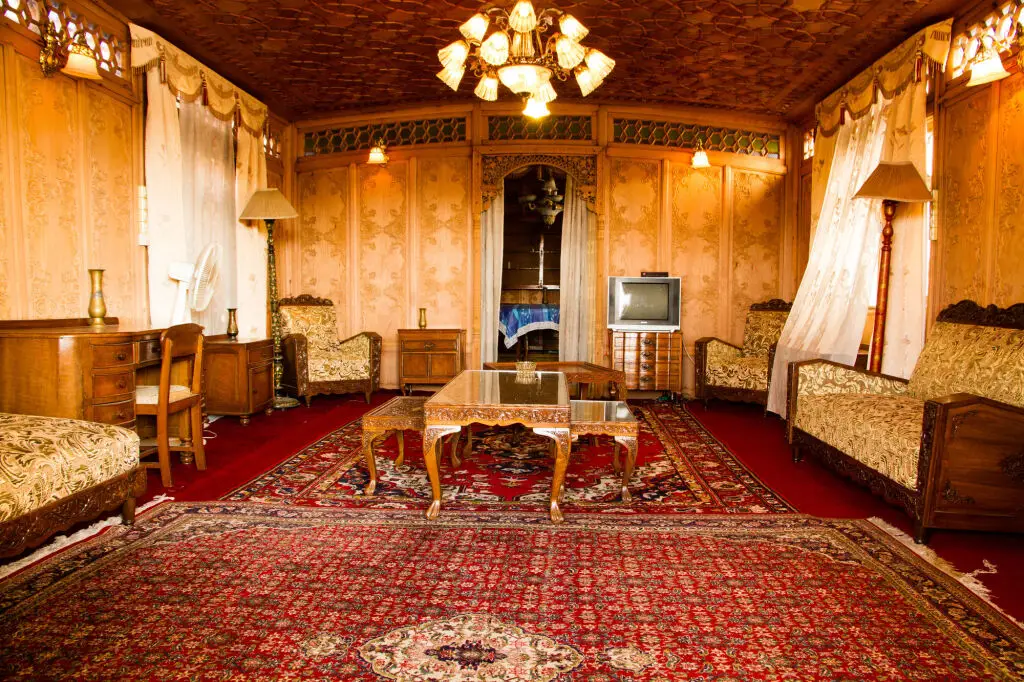 Шринагар: Kharpalace group of houseboats