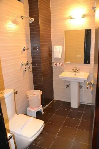 Aligarh: Hotel R R Inn