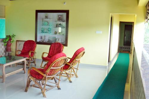 Гоникоппал: Blossom Home Stay