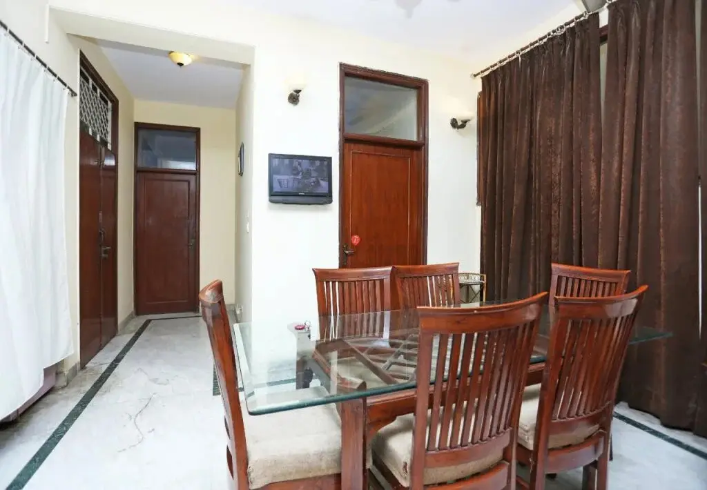 Нойда: Oyo 708 Hotel Sanjeevni