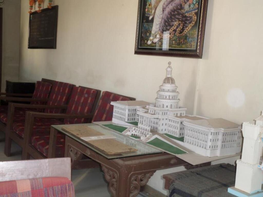 Солапур: Vrindavan Lodge