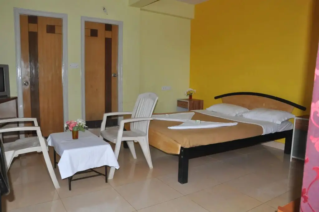 Palahalli: KSTDC Hotel Mayura Gaganachukki