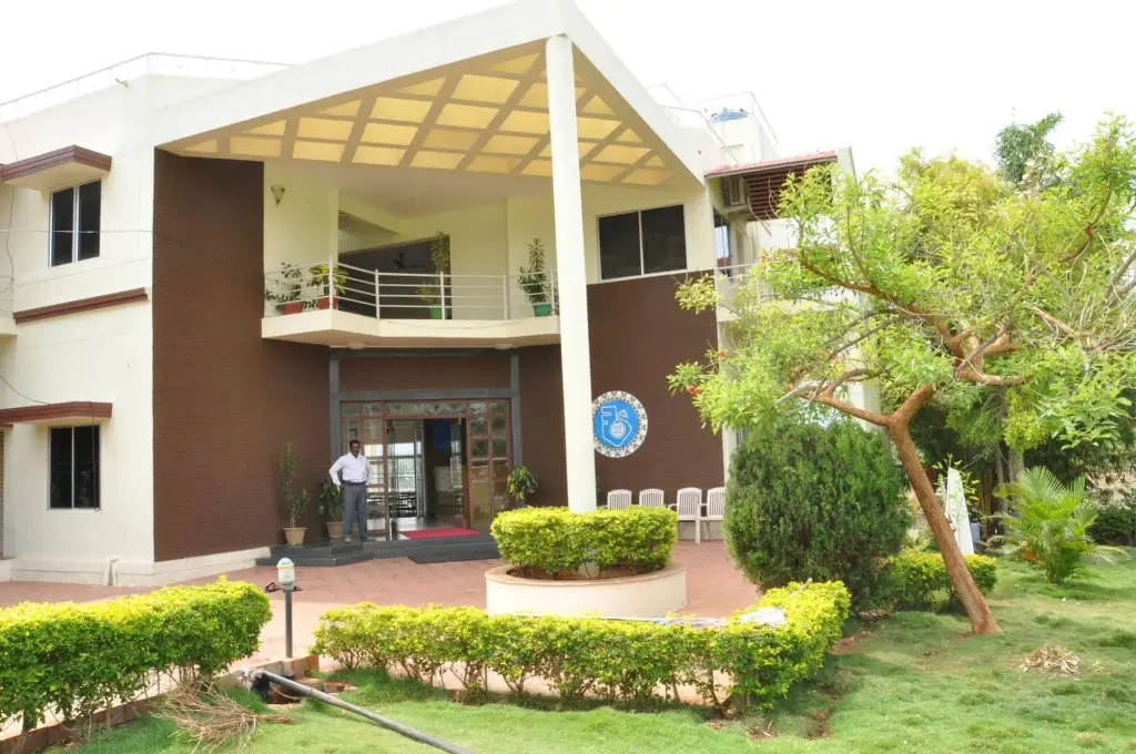 Palahalli: KSTDC Hotel Mayura Gaganachukki