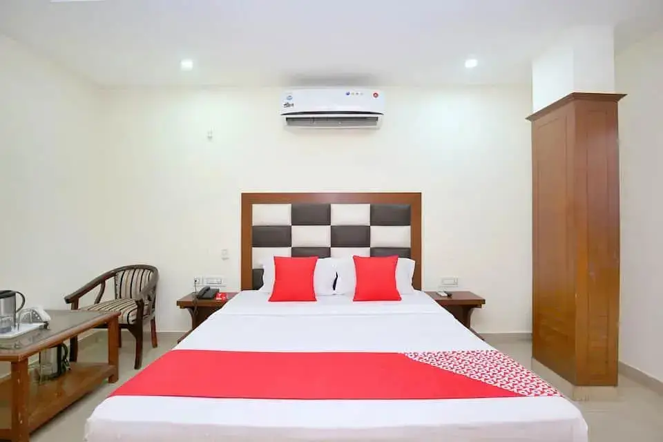 Зиракпур: Hotel At Inn