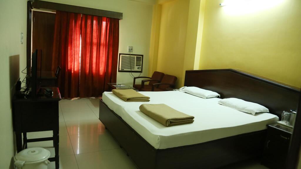 Барейлли: Avadh Hotel & Banquets