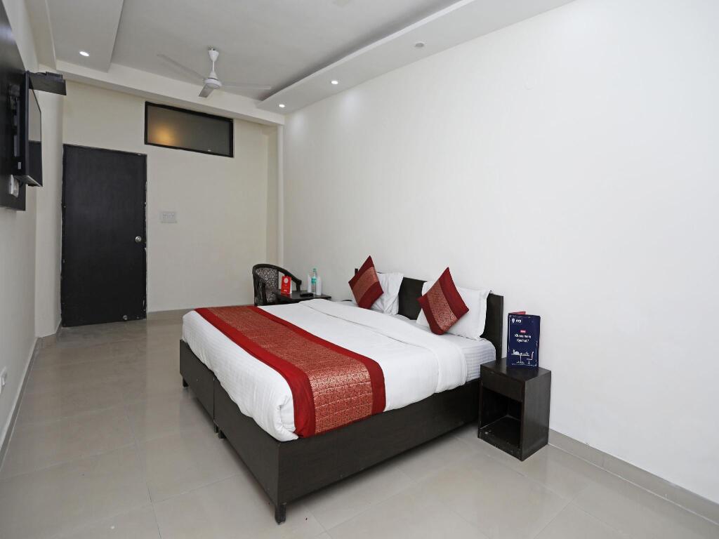 Нью-Дели: OYO 11605 Hotel Aravali Inn