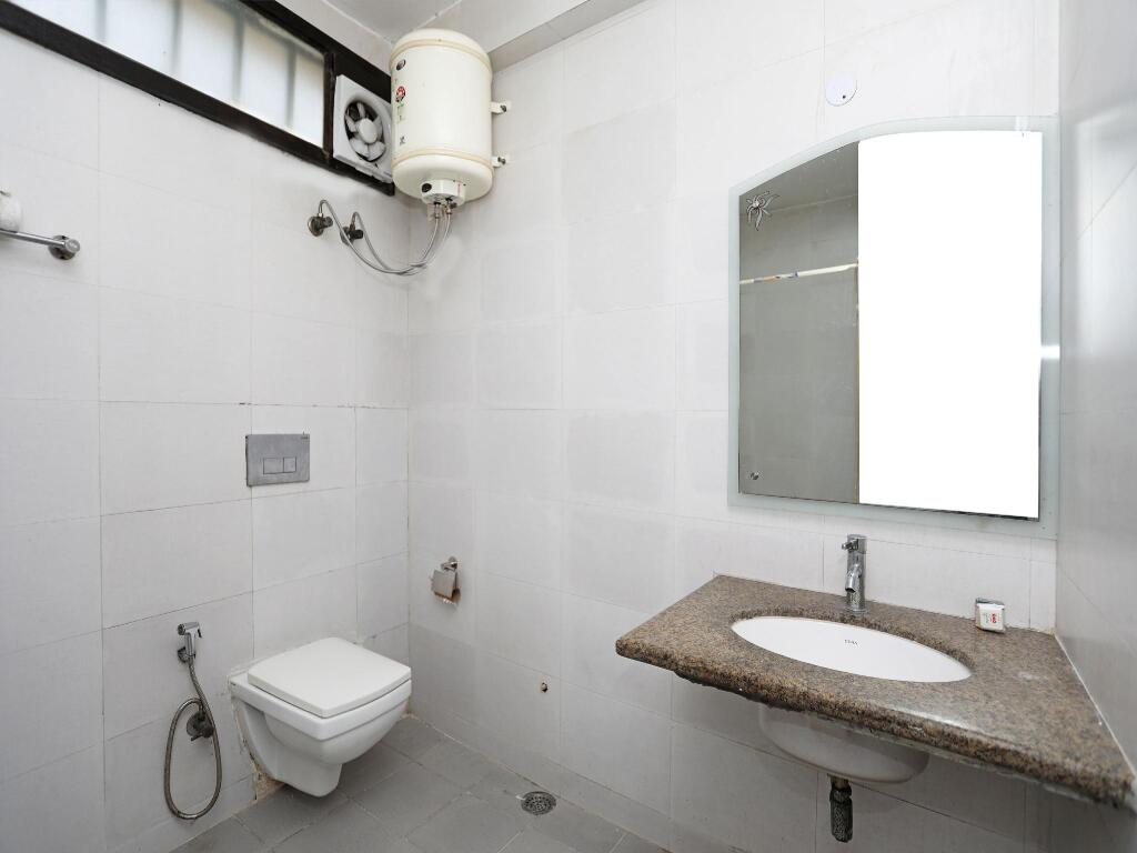 Нью-Дели: OYO 11605 Hotel Aravali Inn