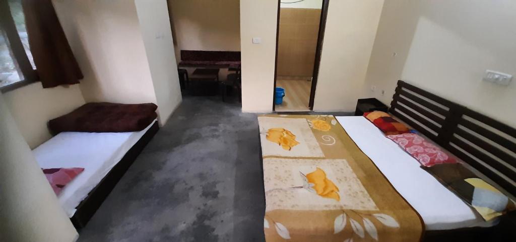 Гарджия: Corbett Jungle Inn