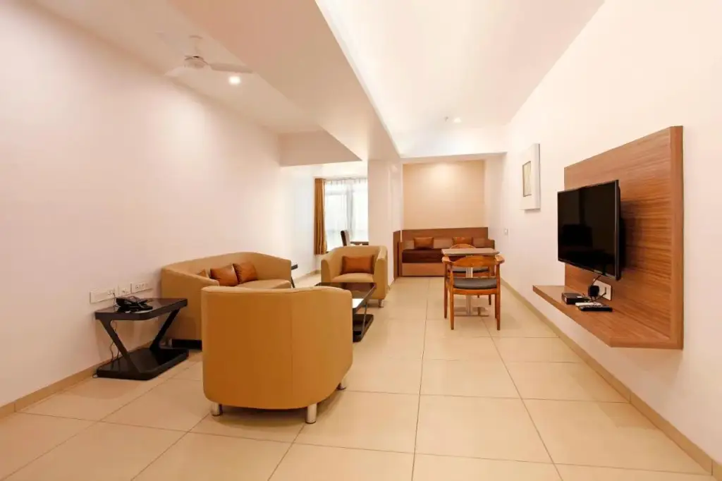 Нагпур: Hotel Dwarkamai