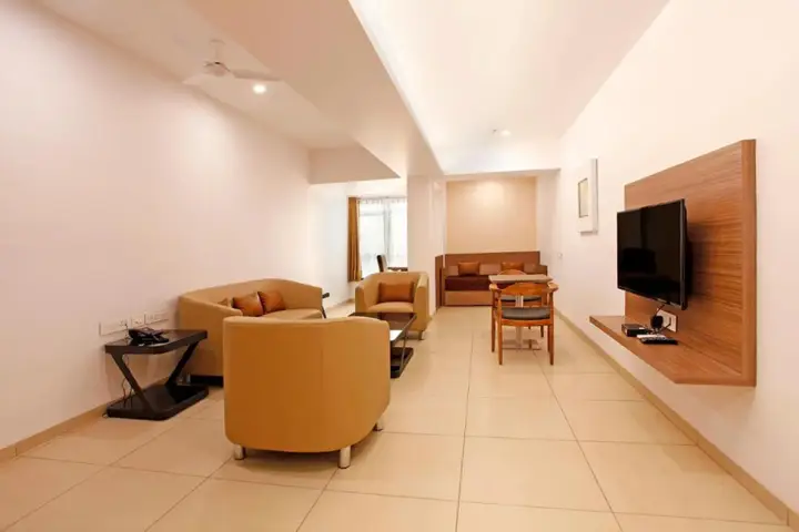 Нагпур: Hotel Dwarkamai