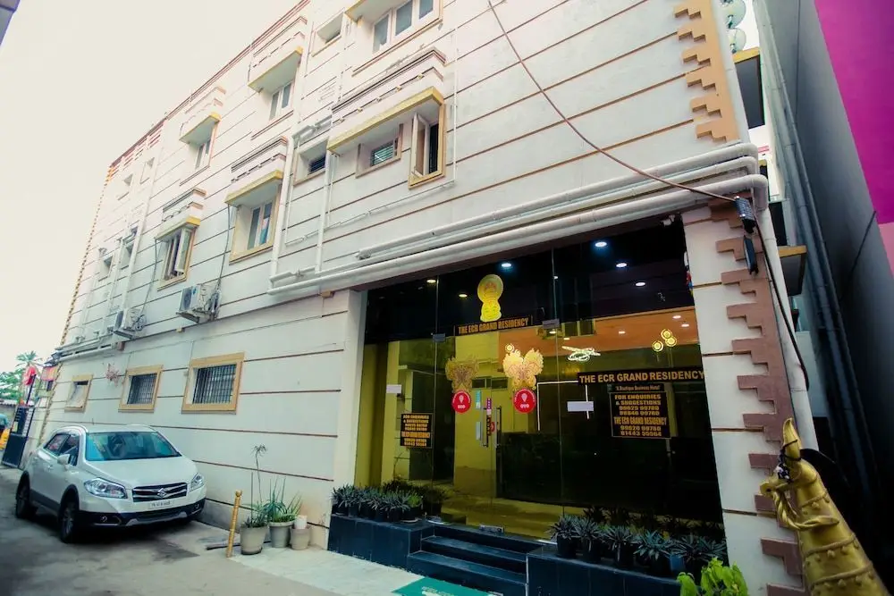 The ECR Grand Residency by OYO Rooms — фото 1