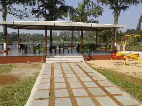 Сапутара: Savshanti Lake Resort