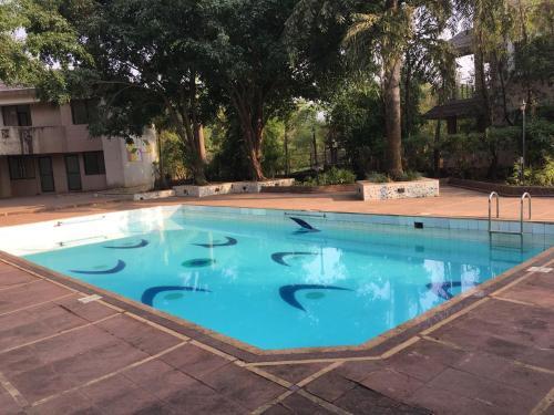 Хандала: 2 BHK Bungalow With Pool