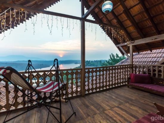 Хандала: Saffronstays Lattitude