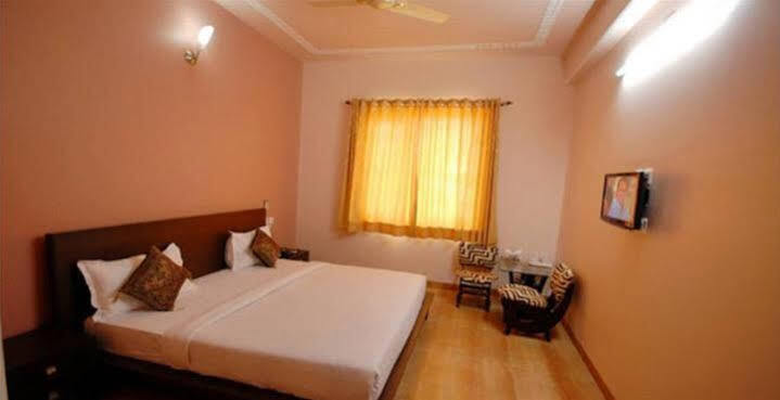 Наинитал: Hotel Corbett Plaza