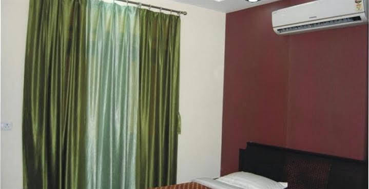 Наинитал: Hotel Corbett Plaza