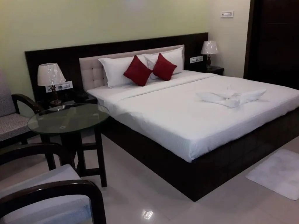 Банкура: Hotel Saptarshi