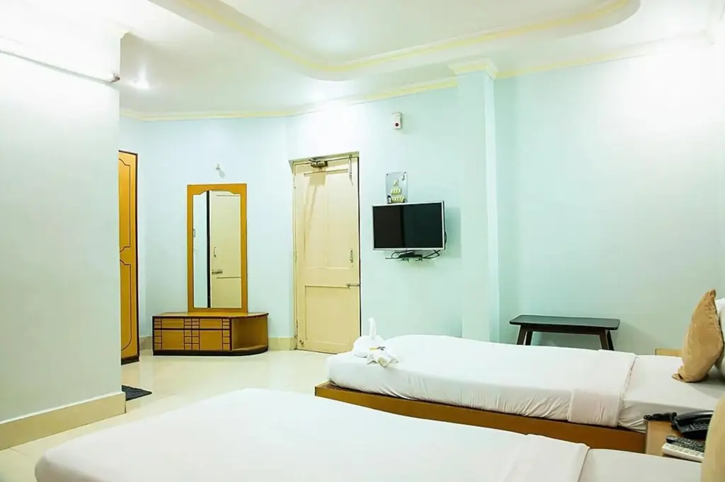 Банкура: Hotel Saptarshi