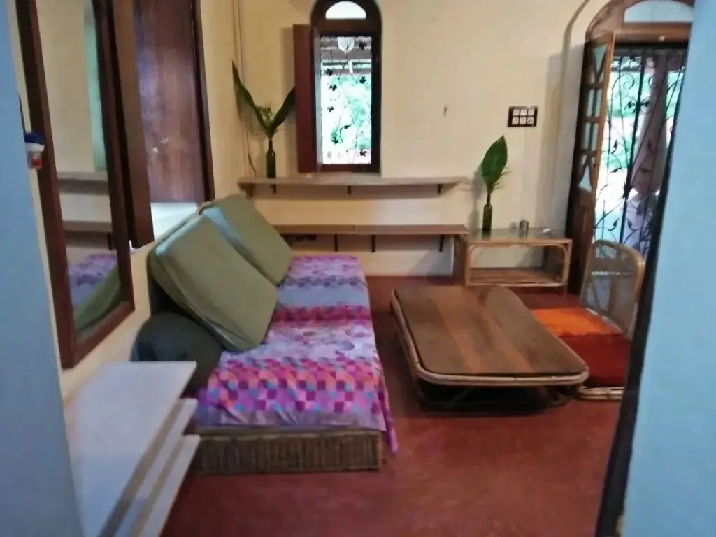 Вагатор: Chikoo House