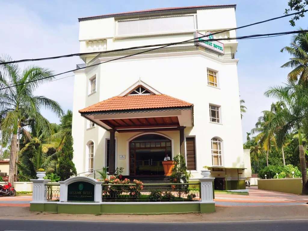 V K G Group Holiday Hotel — фото 1
