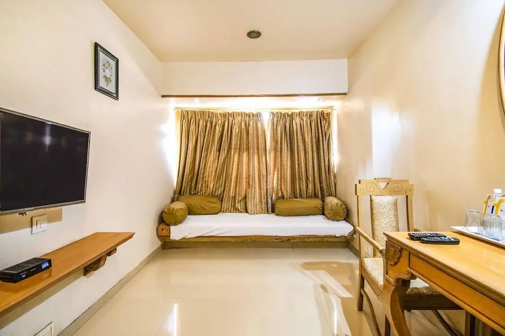 Пуна: FabHotel Rajwada Baner