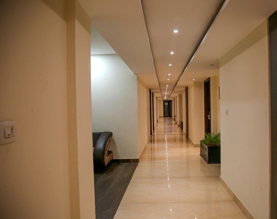 Мога: Kingdom Hotel