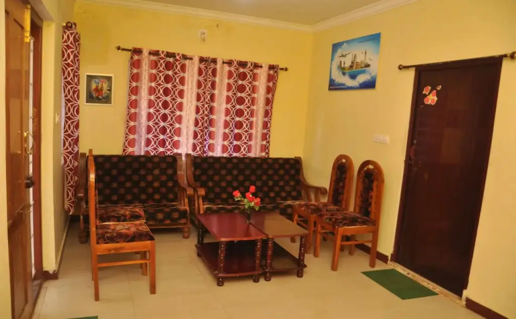 Ути: Hill Bird Homestay