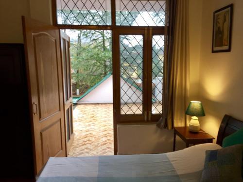 Солан: 20 Deodar House