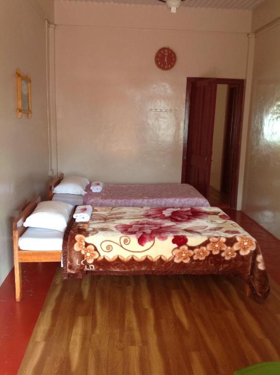 Шиллонг: Holly Lodge Guest House
