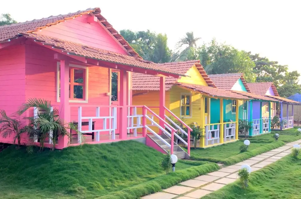 Морджим: Отель Morjim Queen Beach Resort
