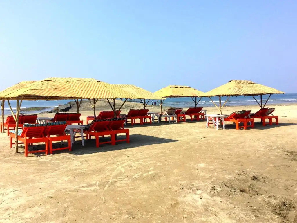Морджим: Отель Morjim Queen Beach Resort