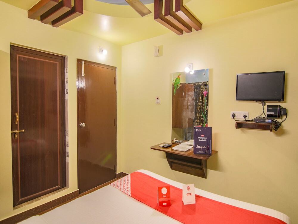 Висакхапатнам: OYO 10711 Hotel NSNR Residency