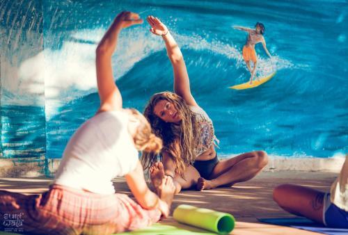 Арамбол: Surf Wala