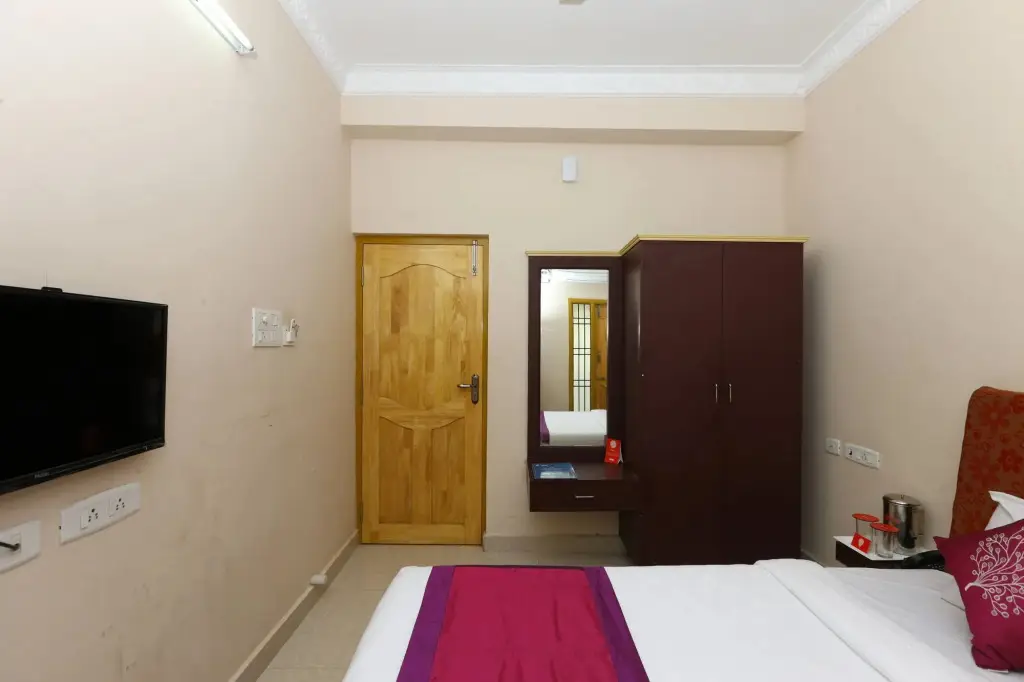 Пудучерри: Hotel Subadev