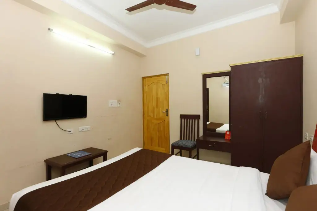 Пудучерри: Hotel Subadev