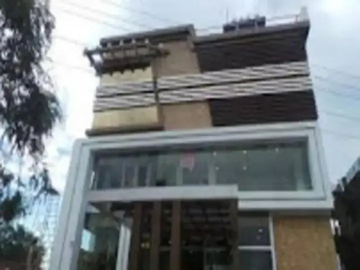 Дехрадун: The Western Blu Hotel