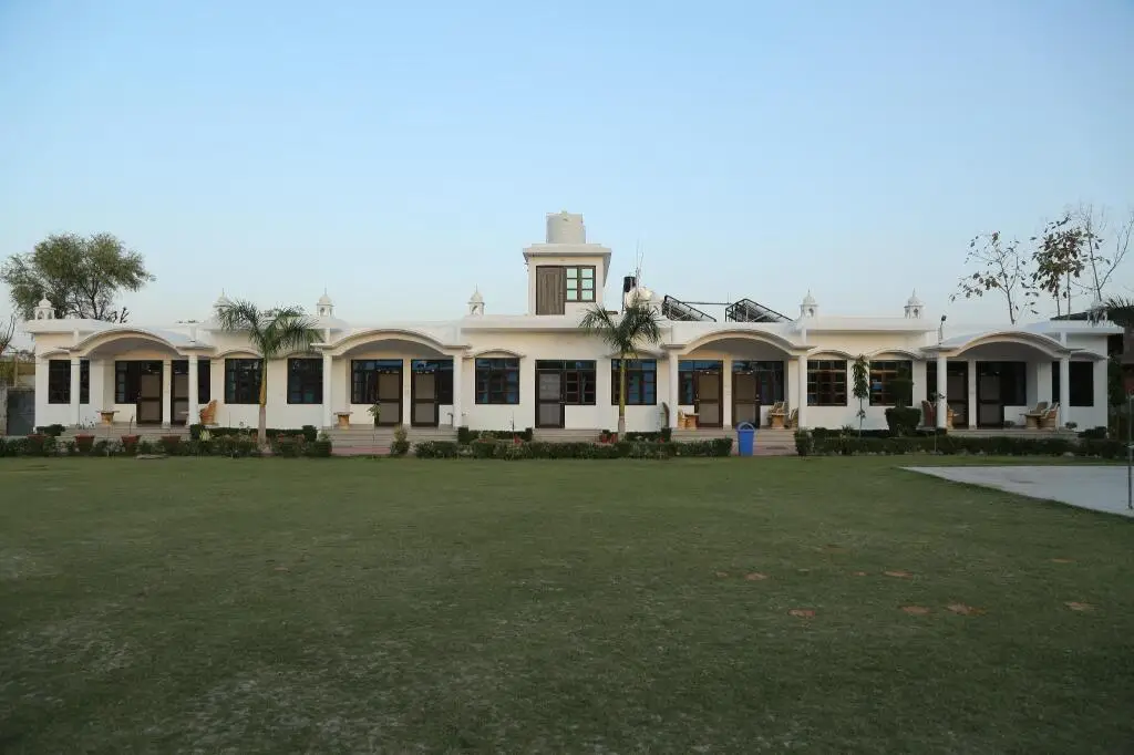 Котпутли: Gulmohar Sariska Resort