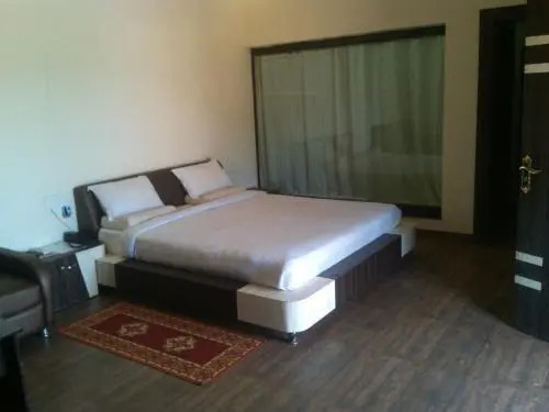 Баихар: Kingfisher Resort