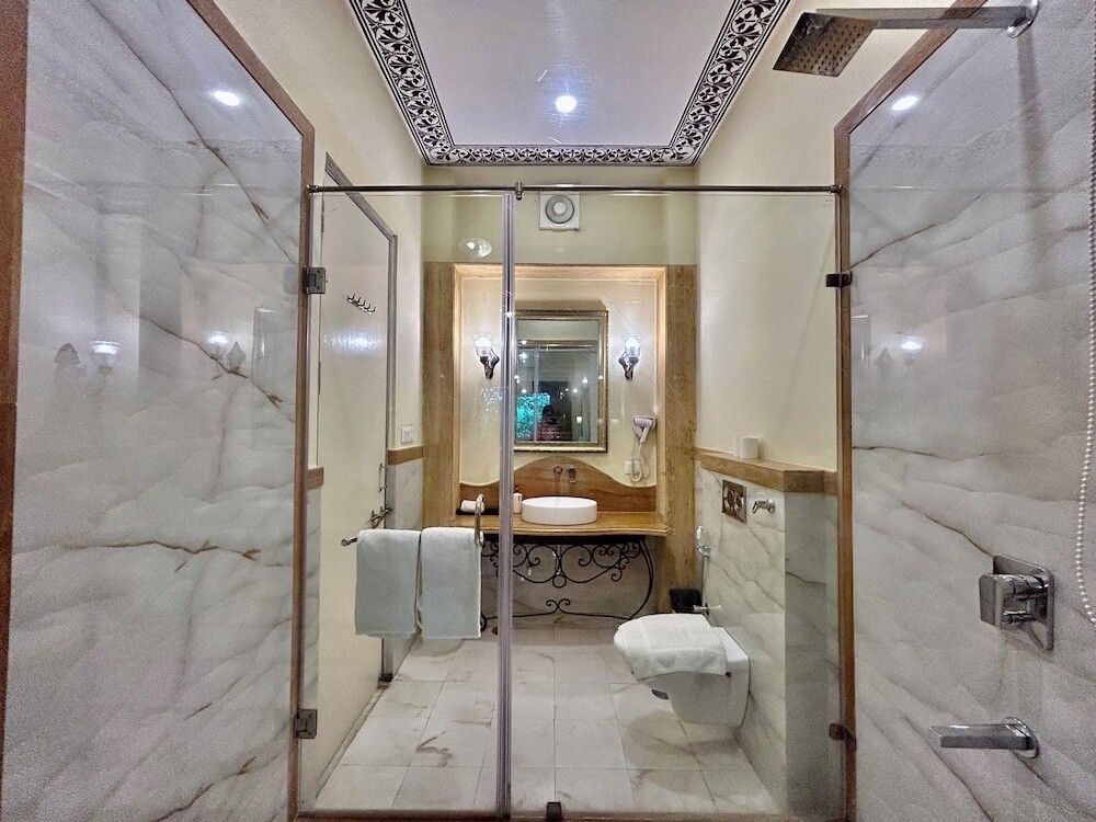 Hotel Lake Palace — фото 1