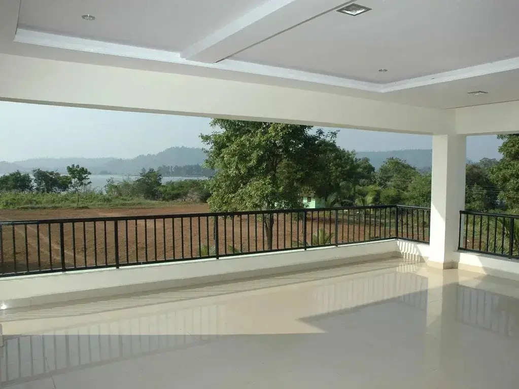 Силвасса: Van Vihar Hotel